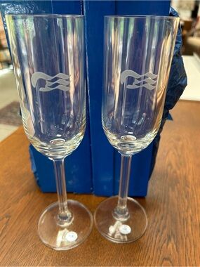 Crystal Champagne Flutes (set of 2) w/ Hand Engraved/Etched Wave Motif - Clear .